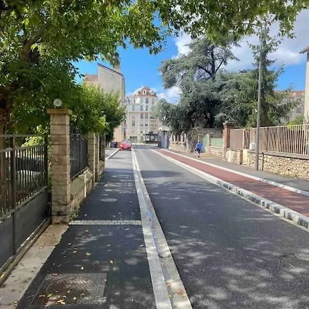 Apartment 2 Bedrooms, 15min From Paris, Free Parking